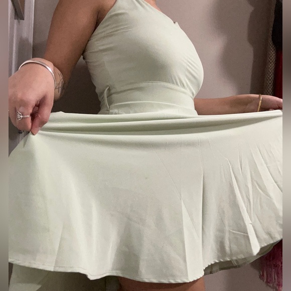Light pastel green skater dress with shorts - Picture 3 of 4